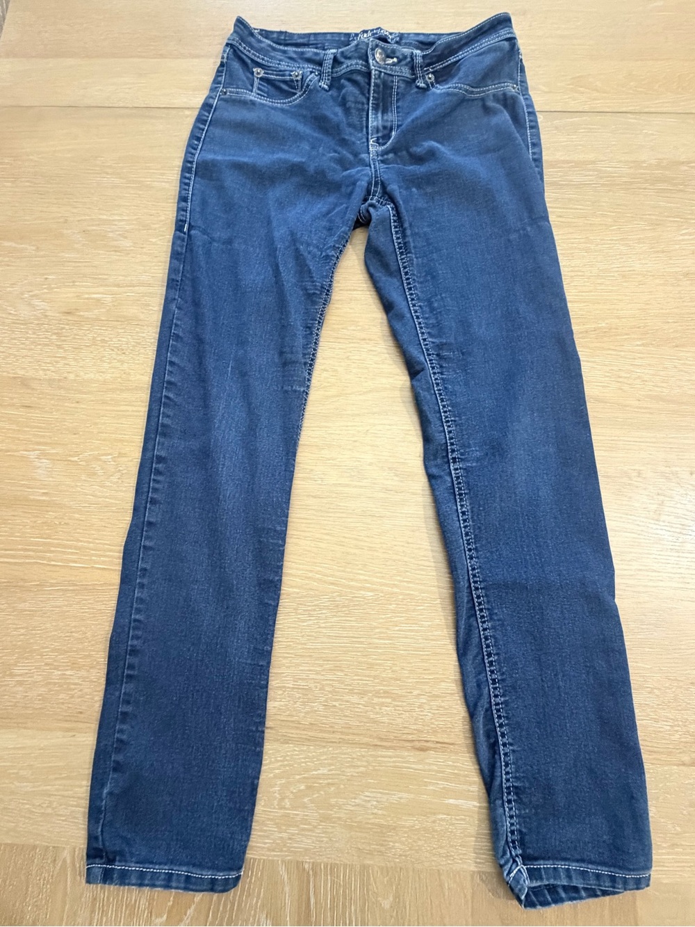 Women's Straight Leg Jeans in Deep Blue Denim - Classic Fit - Picture 2 of 6